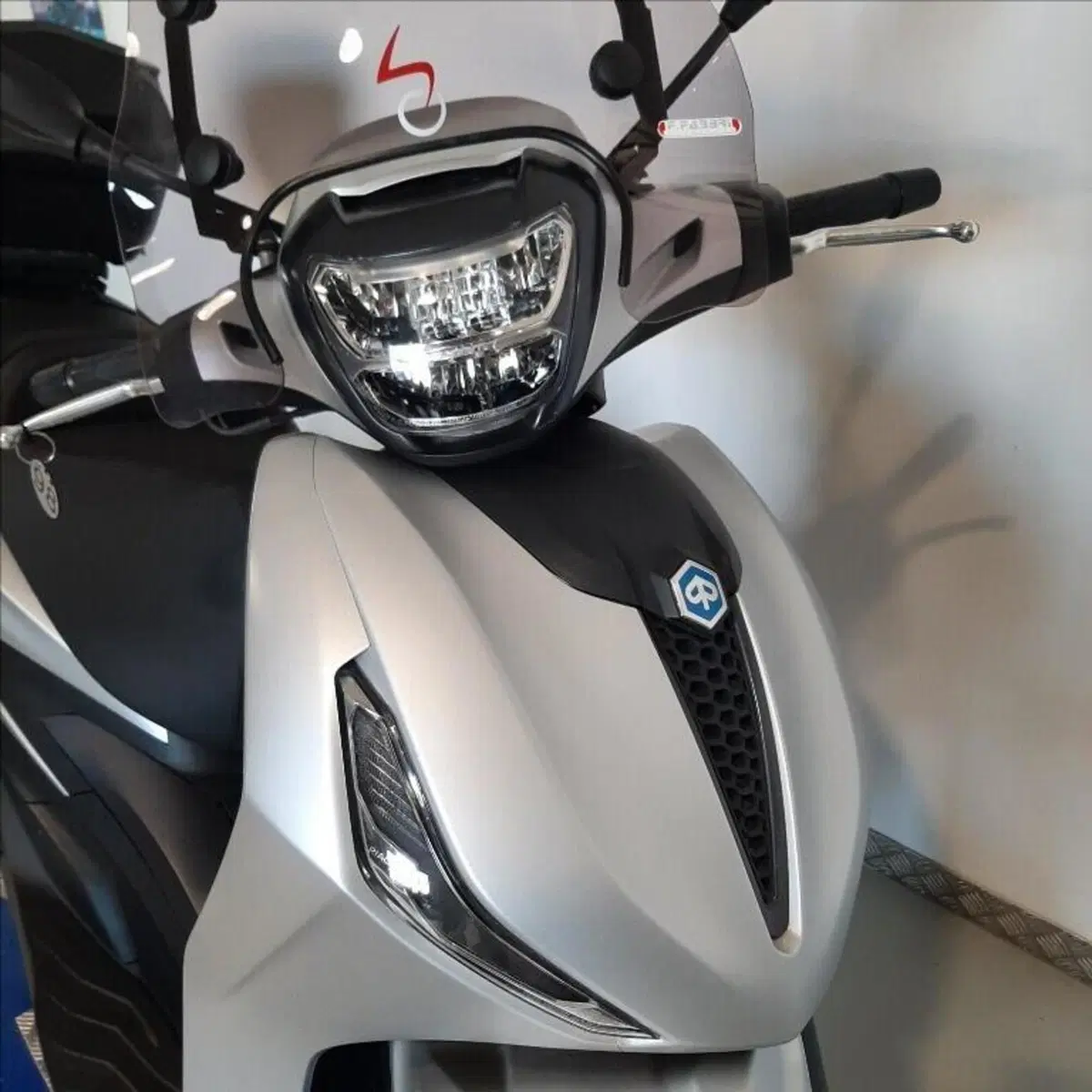 Piaggio Beverly 300 S ABS-ASR (2021 - 25) (4)