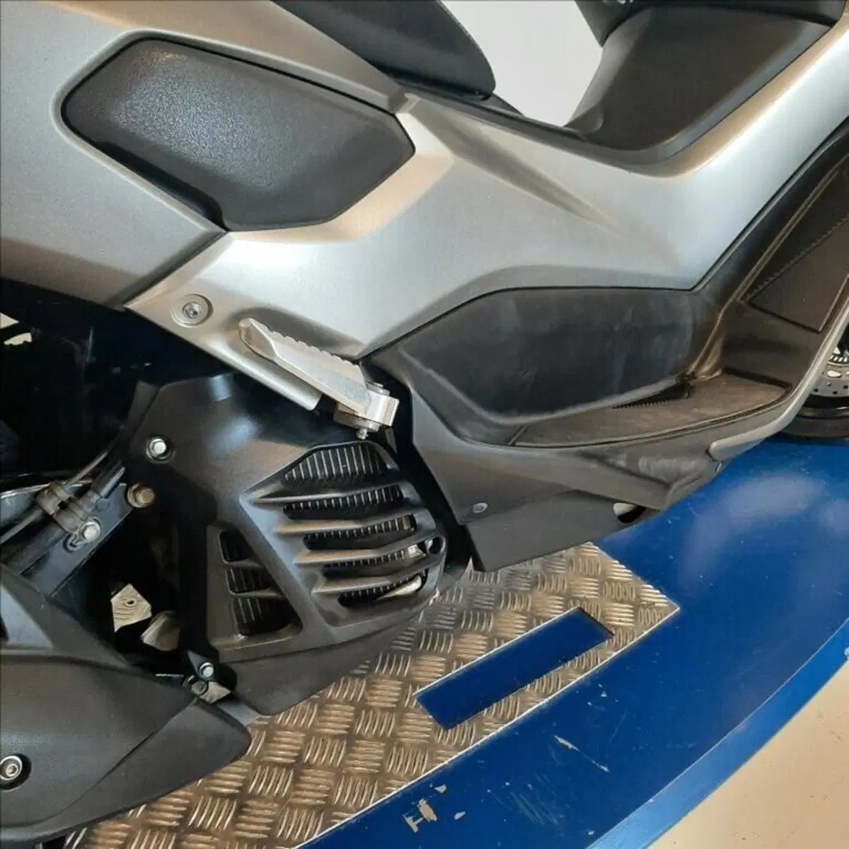 Yamaha N-Max 155 (2017 - 20) (3)