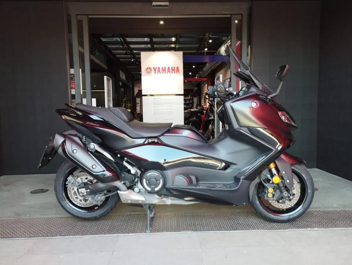 Yamaha T-Max 560 Tech Max (2022 - 24)