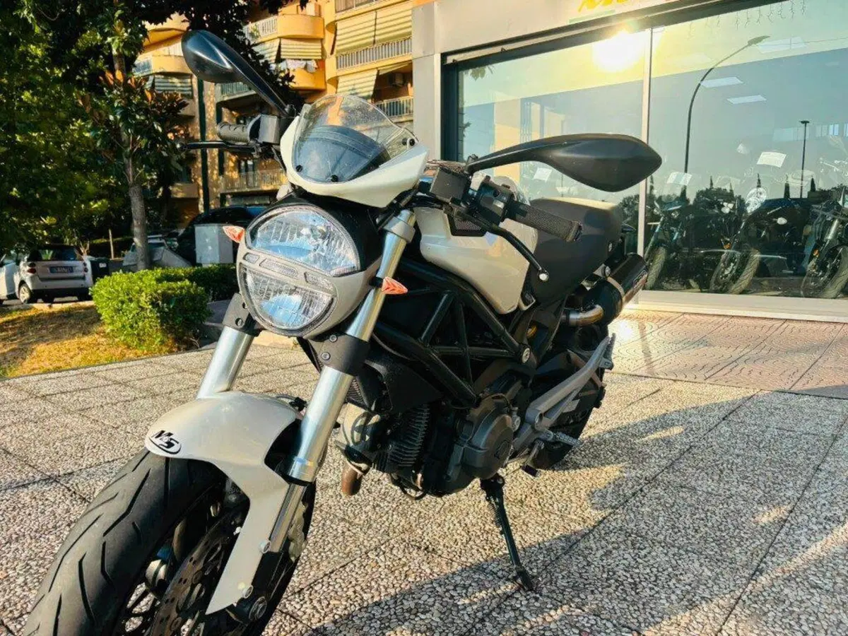 Ducati Monster 696 (2008 - 13) (5)