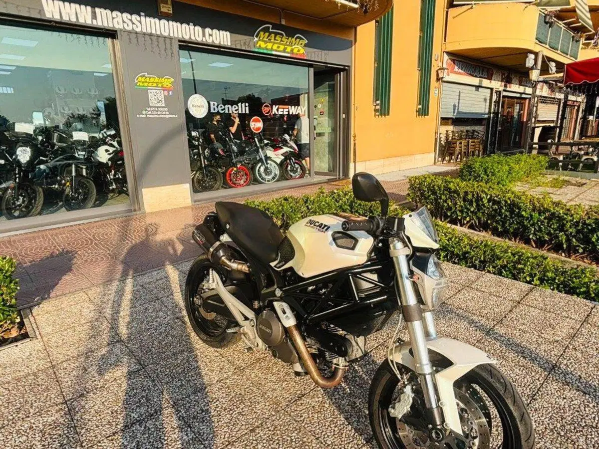 Ducati Monster 696 (2008 - 13) (7)