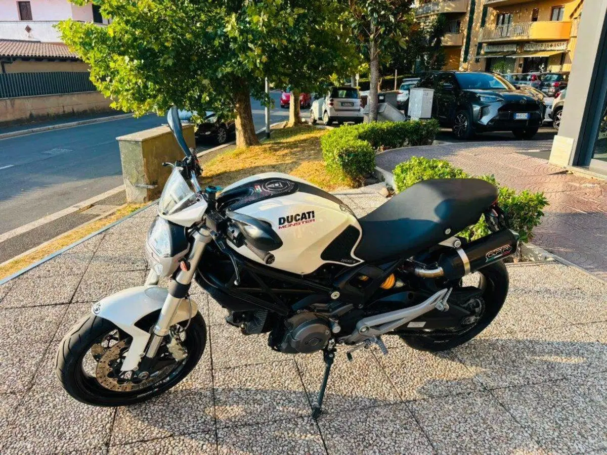 Ducati Monster 696 (2008 - 13) (8)