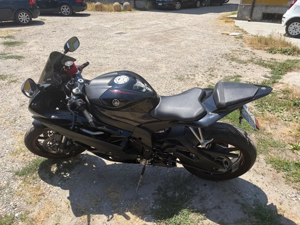 Yamaha YZF R6 (2006 - 07) (2)
