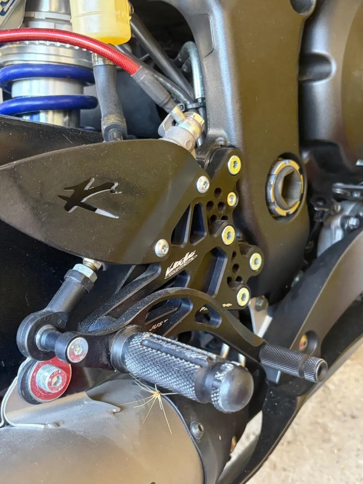 Yamaha YZF R6 (2006 - 07) (7)