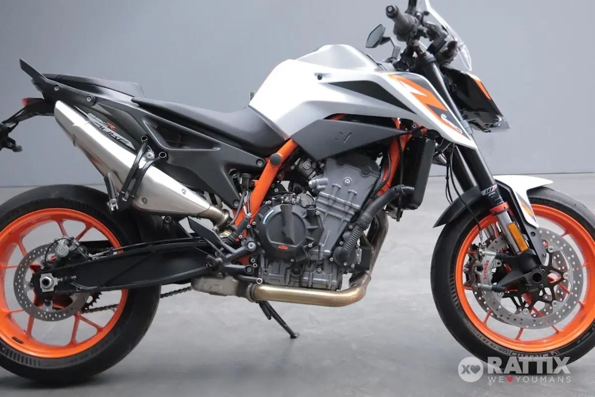 KTM 890 Duke R (2021) (8)