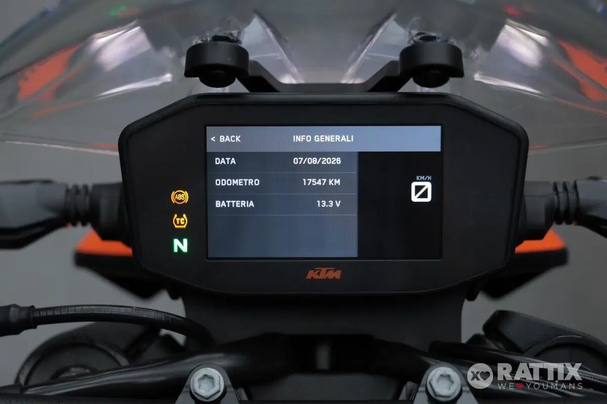 KTM 890 Duke R (2021) (13)