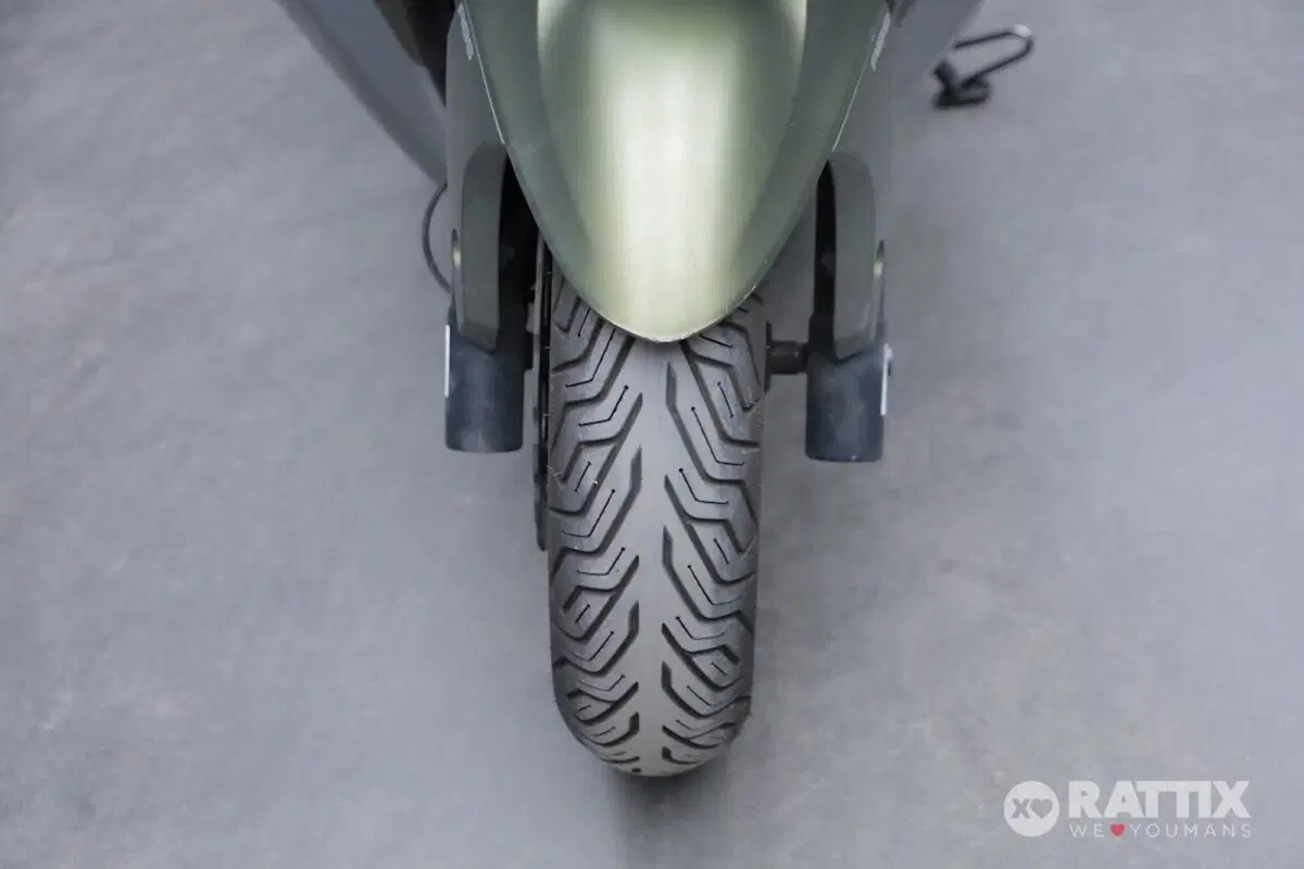 Kawasaki J 300 (2017 - 21) (11)