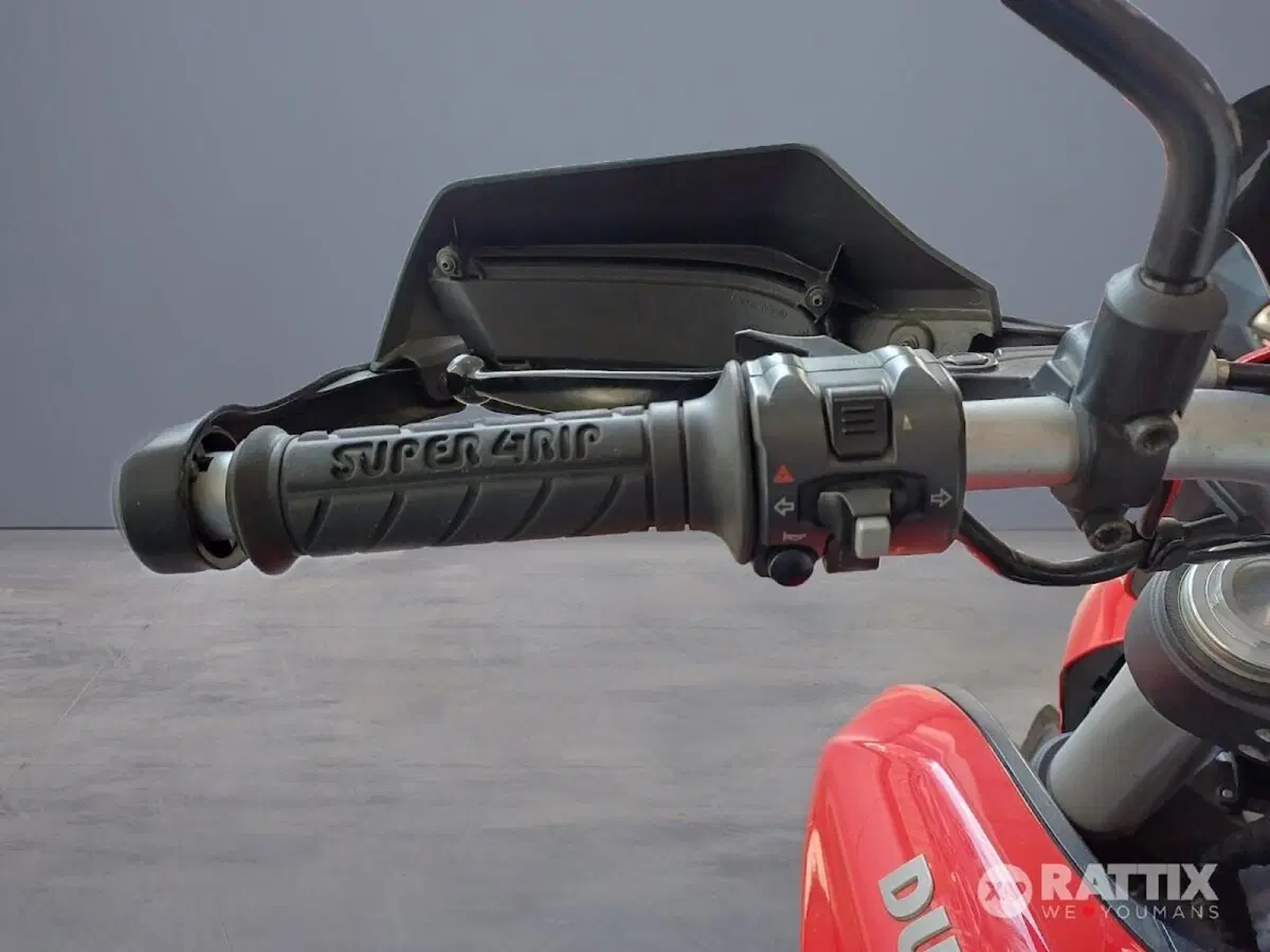 Ducati Hyperstrada 939 (2016 - 18) (11)