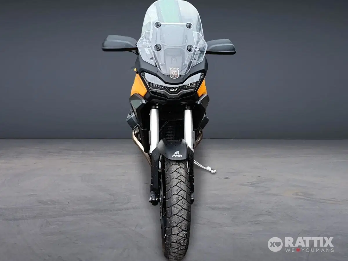 Moto Guzzi Stelvio (2024 - 26) (7)