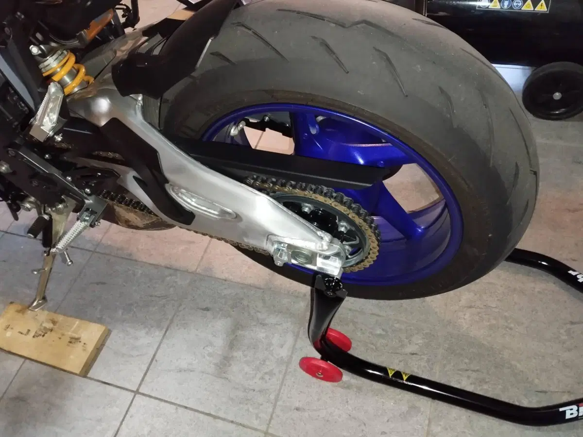 Yamaha MT-10 SP (2022 - 25) (7)