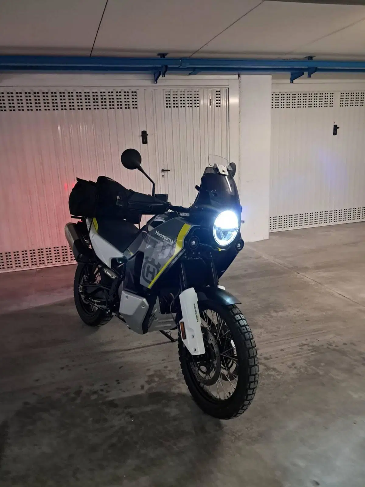 Husqvarna Norden 901 (2022 - 26) (3)