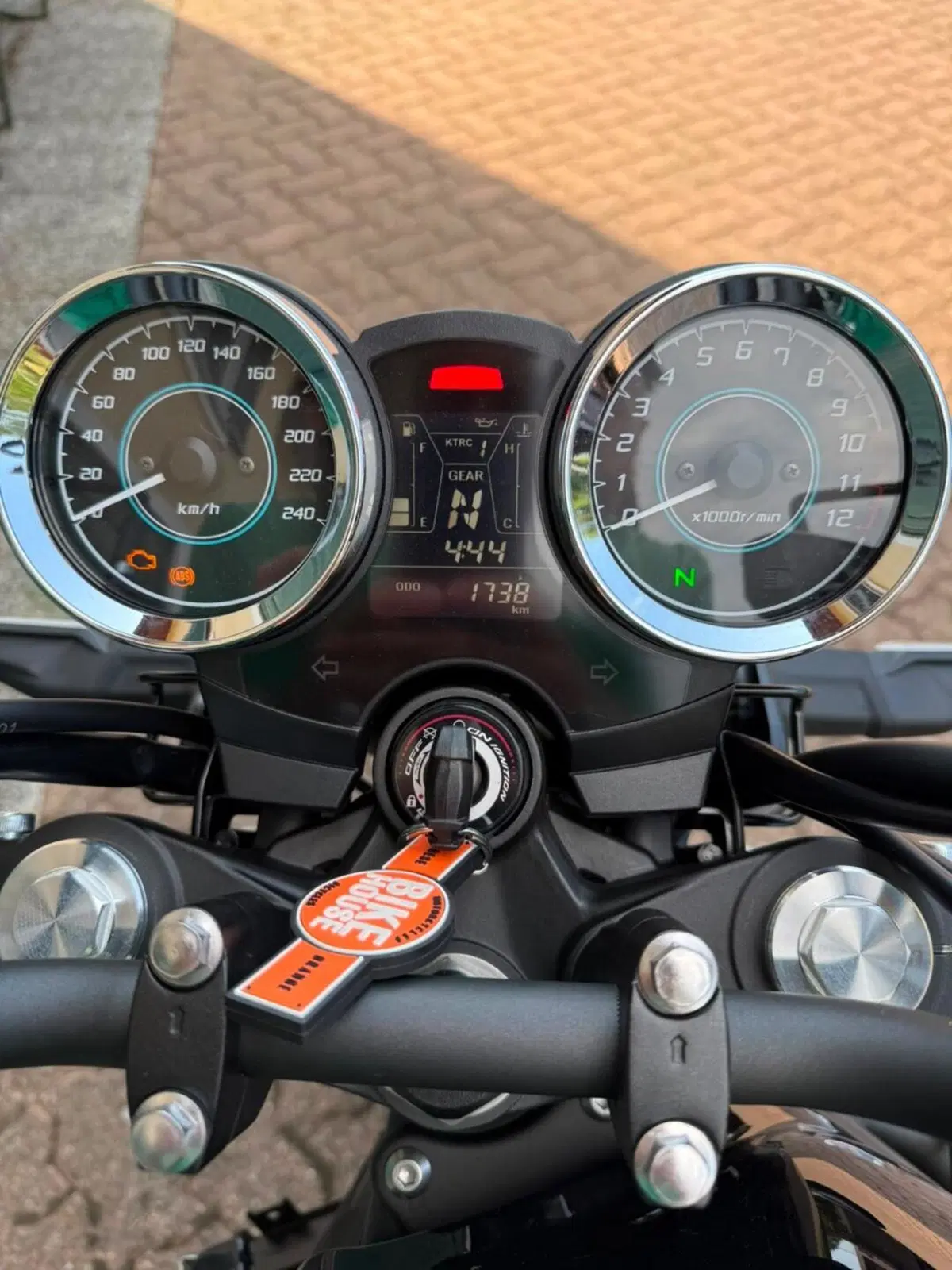 Kawasaki Z 650 RS (2025 - 26) (4)