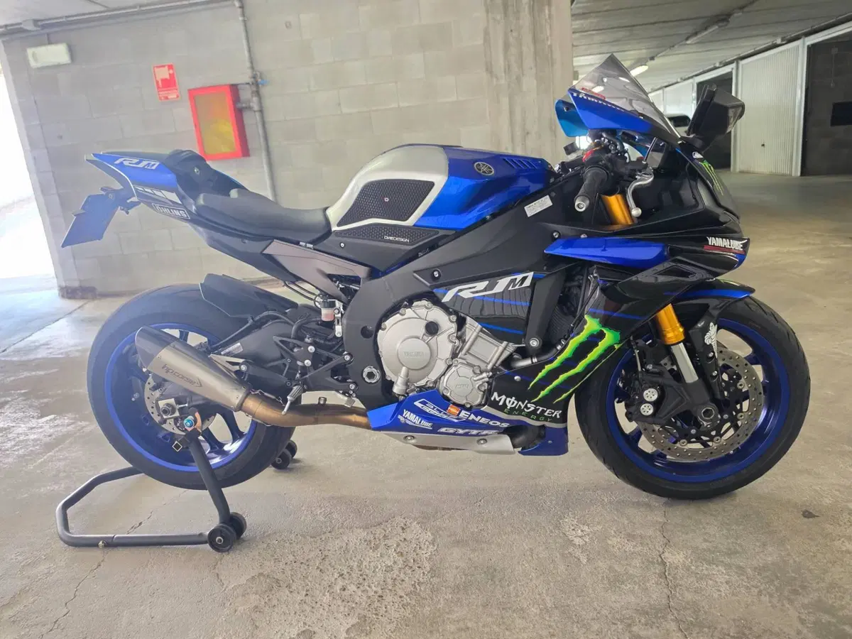 Yamaha YZF R1 (2015 - 16) (6)