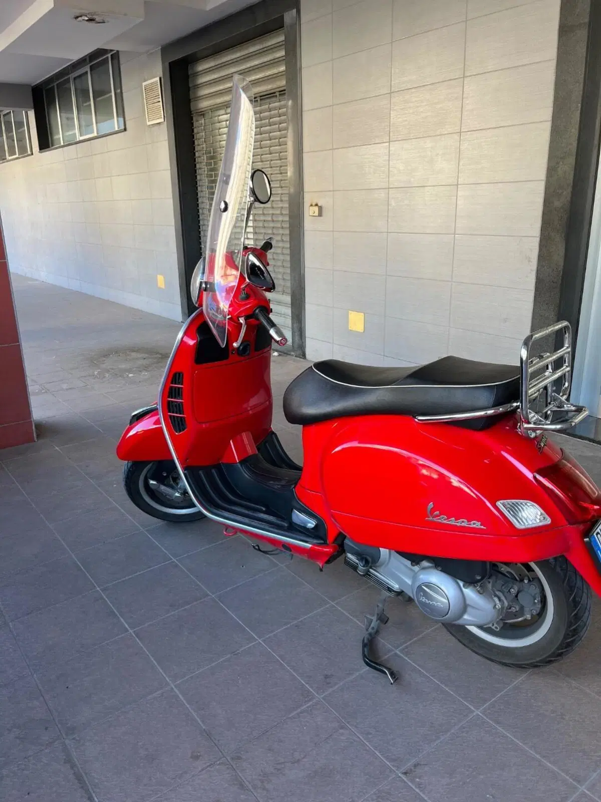 Vespa GTS 300 (2010 - 14) (2)