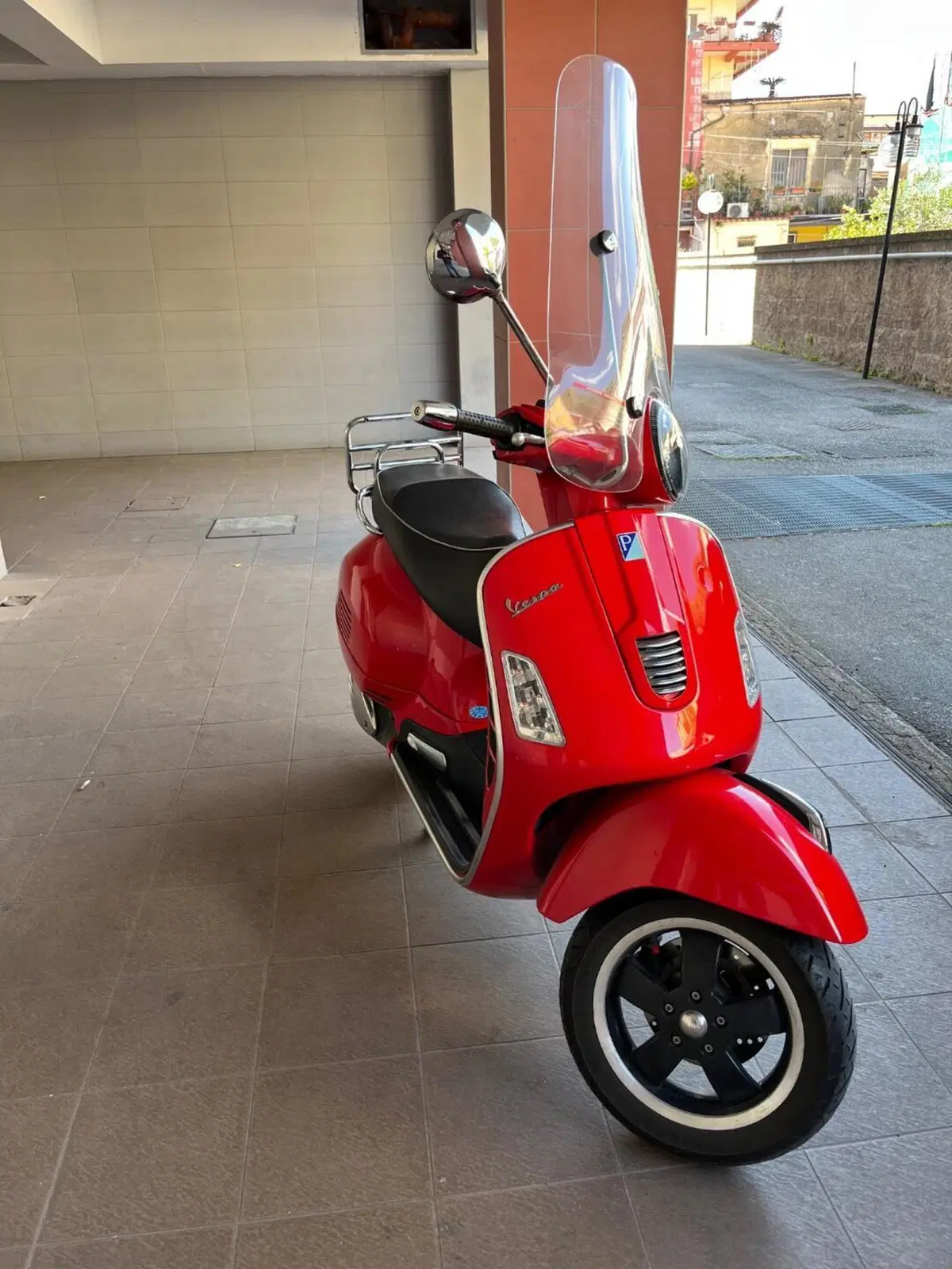 Vespa GTS 300 (2010 - 14) (4)
