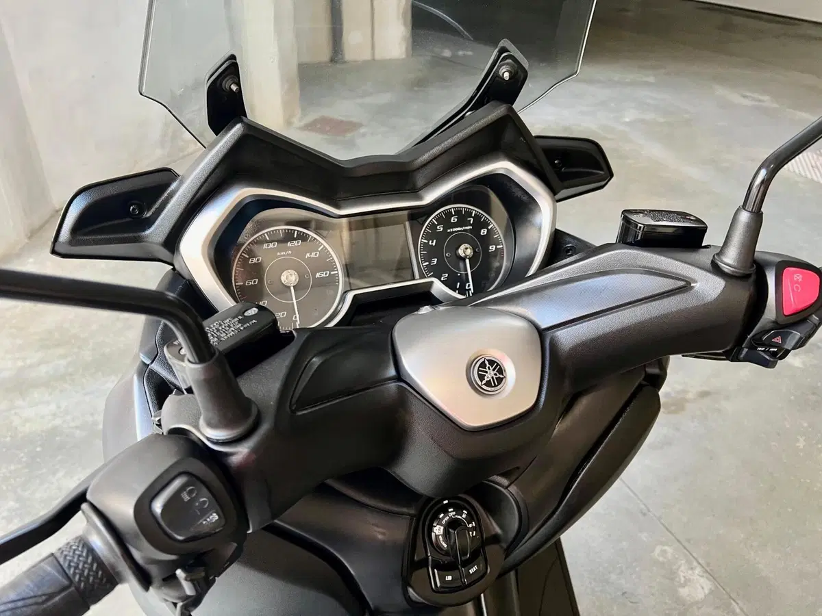 Yamaha X-Max 300 ABS (2017 - 20) (6)
