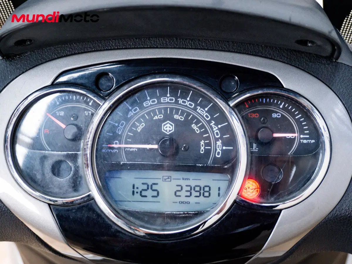 Piaggio Beverly 350 SportTouring ie (2011 - 15) (12)