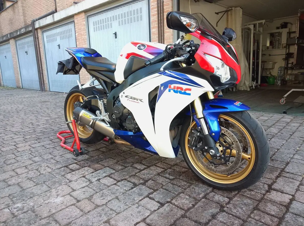 Honda CBR 1000 RR Fireblade (2008 - 11) (3)