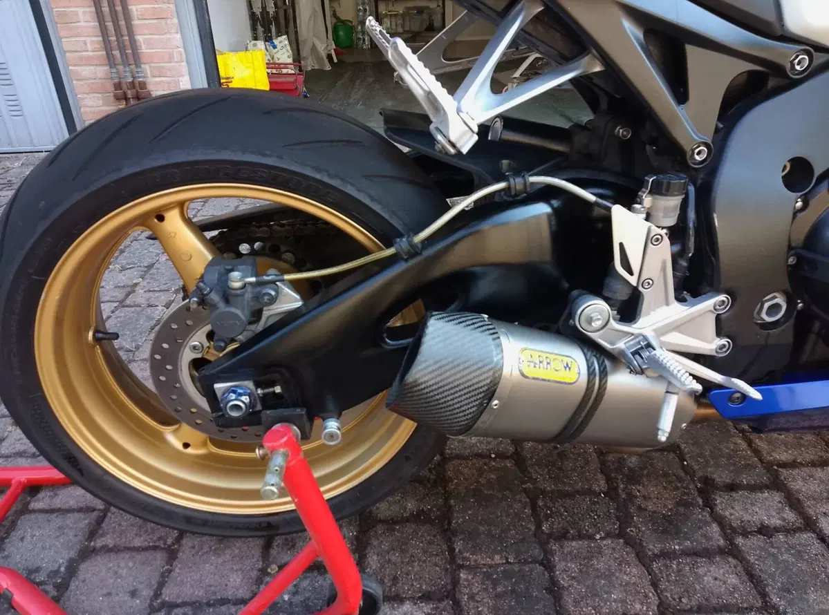 Honda CBR 1000 RR Fireblade (2008 - 11) (6)