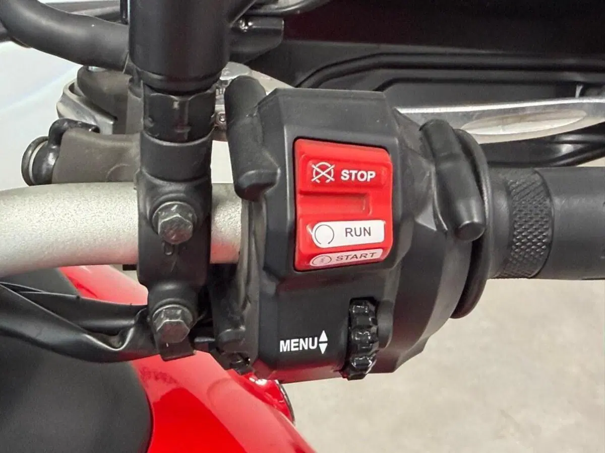Yamaha MT-09 (2024 - 26) (8)