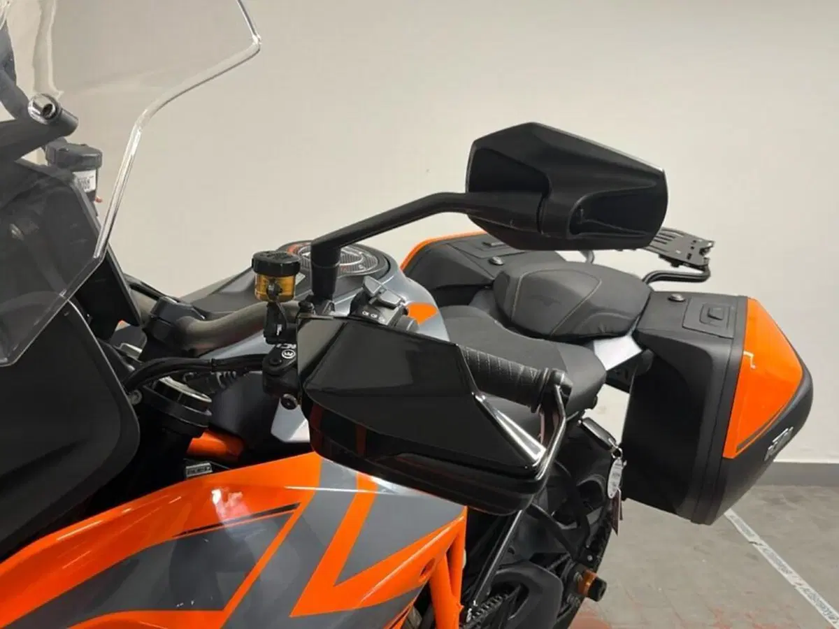 KTM 1290 Super Duke GT (2022 - 25) (13)