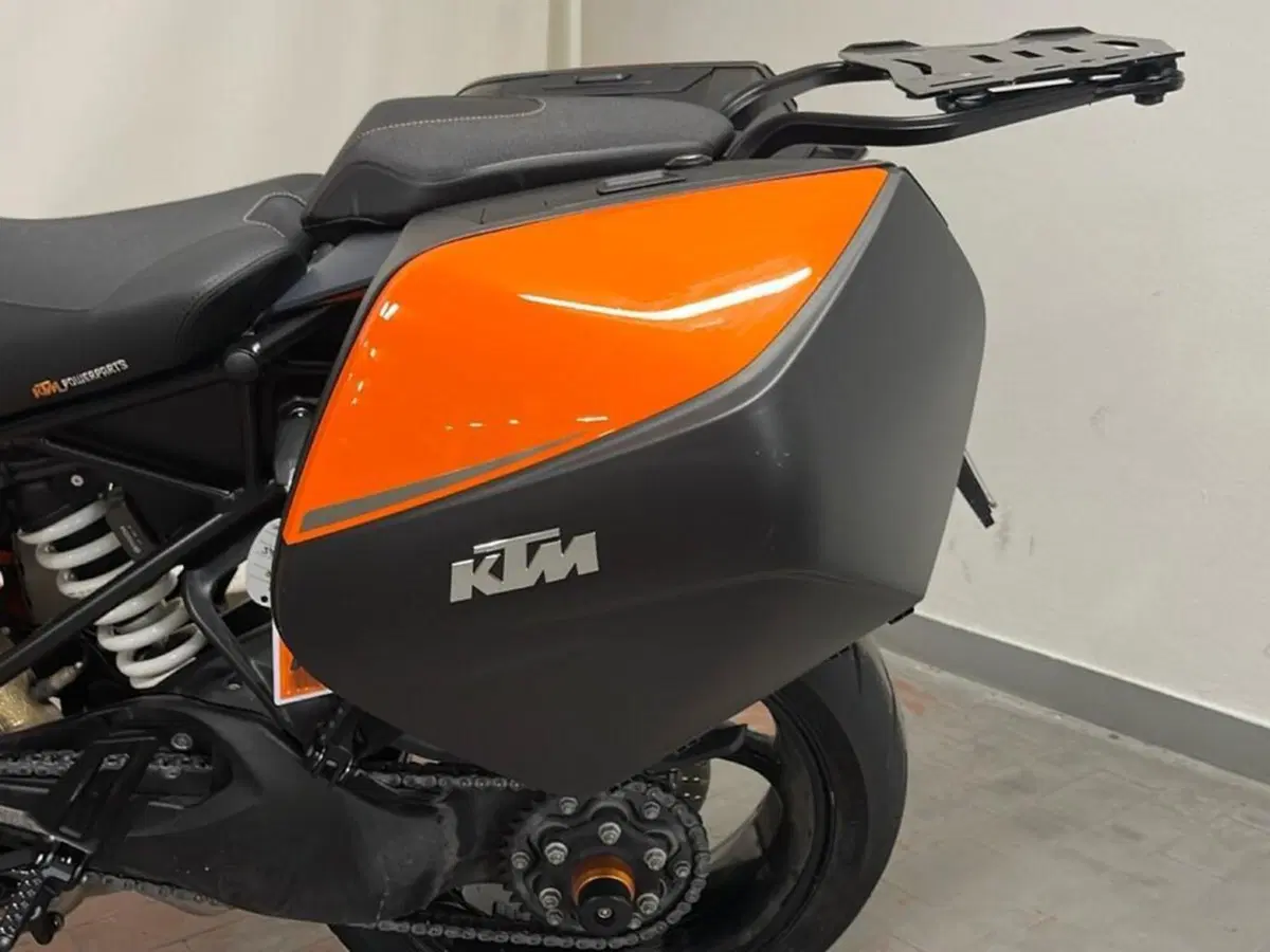 KTM 1290 Super Duke GT (2022 - 25) (14)
