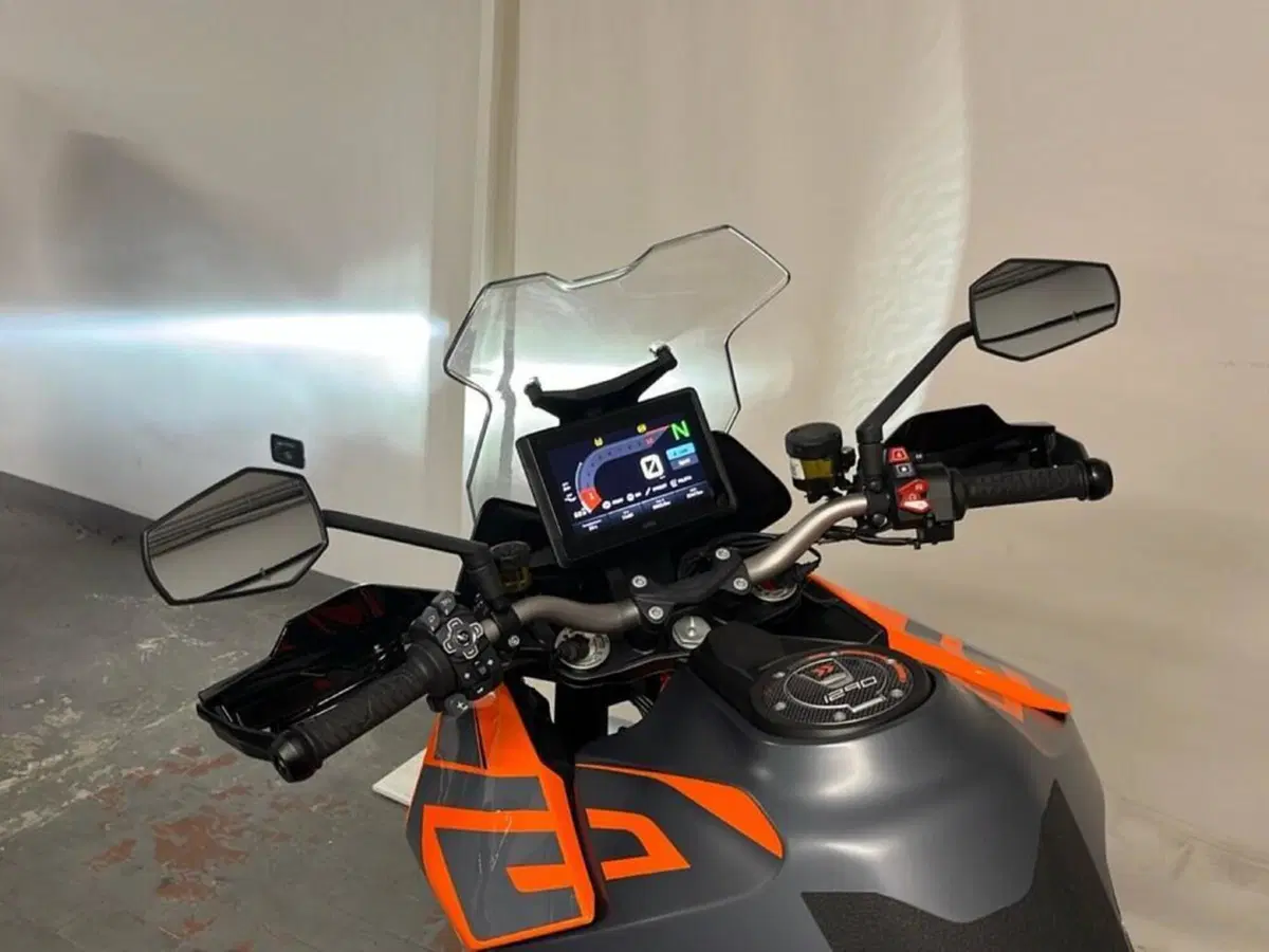 KTM 1290 Super Duke GT (2022 - 25) (11)