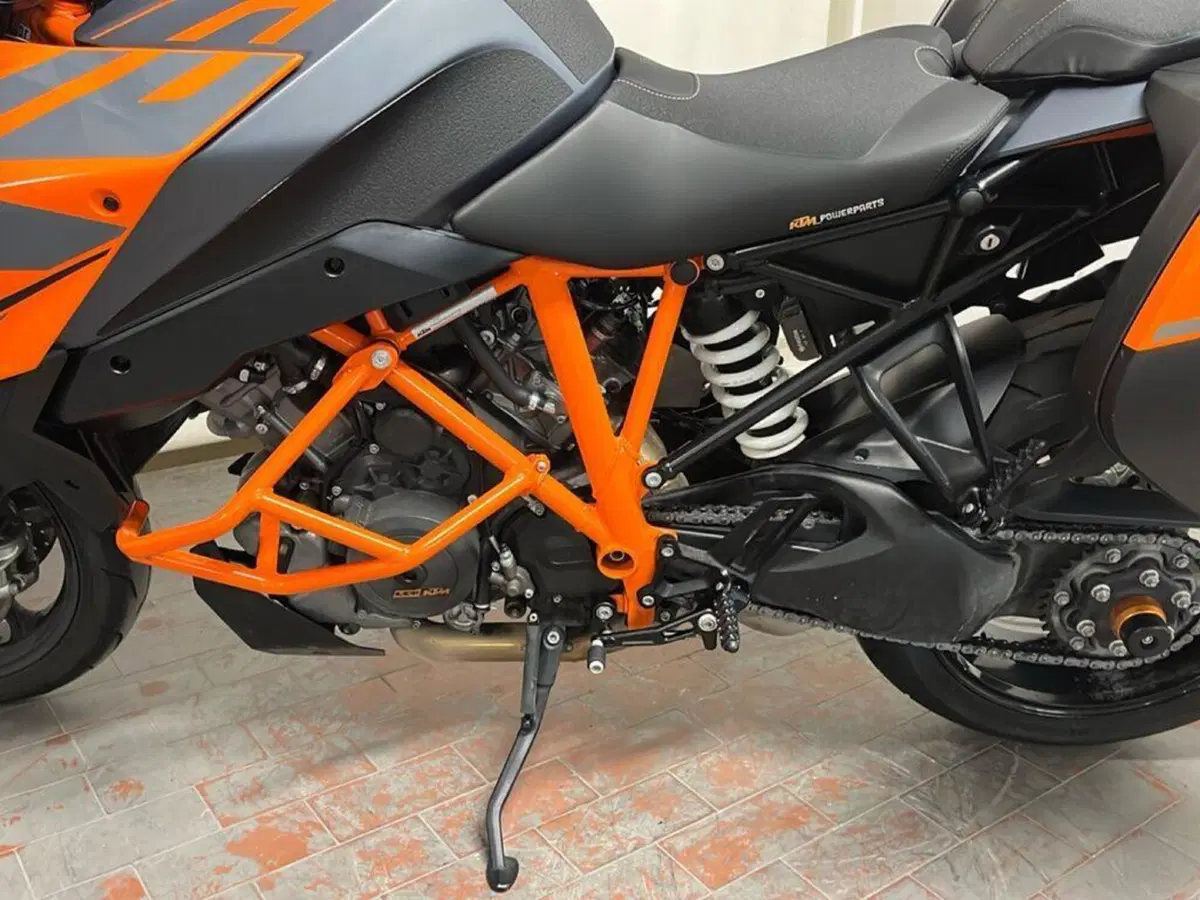 KTM 1290 Super Duke GT (2022 - 25) (15)
