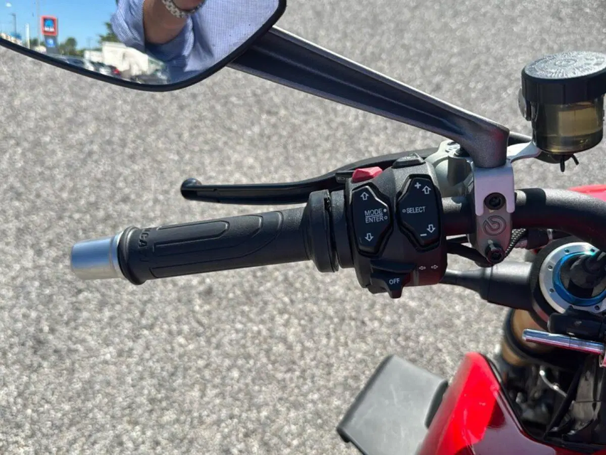 Ducati Streetfighter V4 1100 S (2021 - 22) (9)