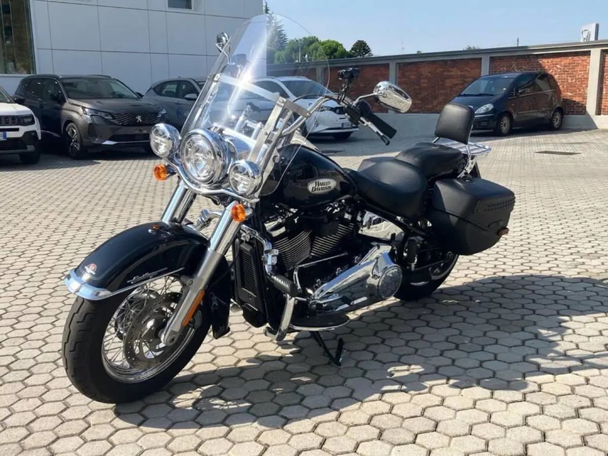 Harley-Davidson 114 Heritage Classic (2018 - 20) - FLHCS