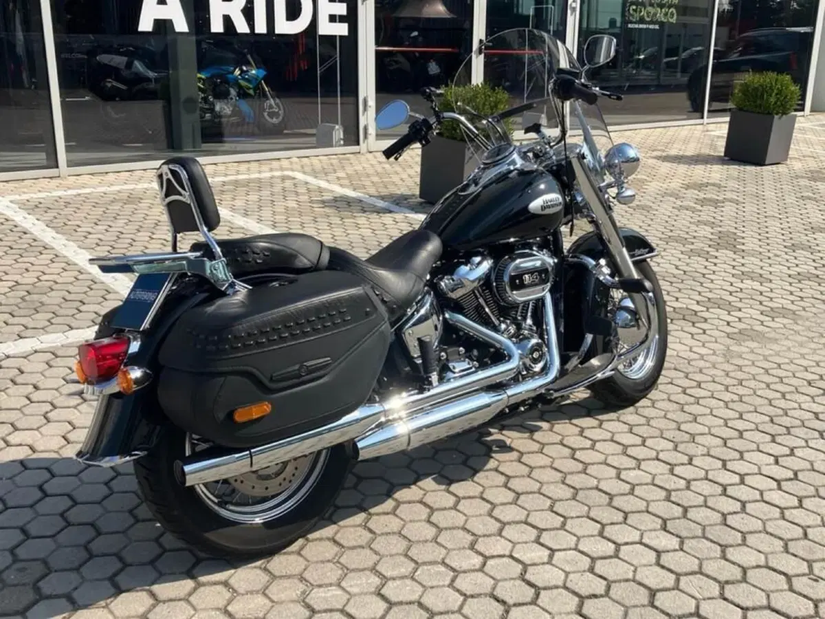Harley-Davidson 114 Heritage Classic (2018 - 20) - FLHCS (7)