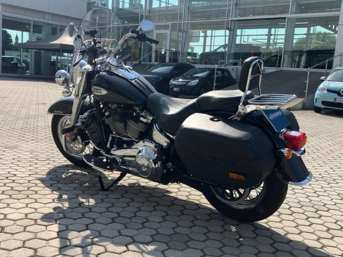 Harley-Davidson 114 Heritage Classic (2018 - 20) - FLHCS (5)