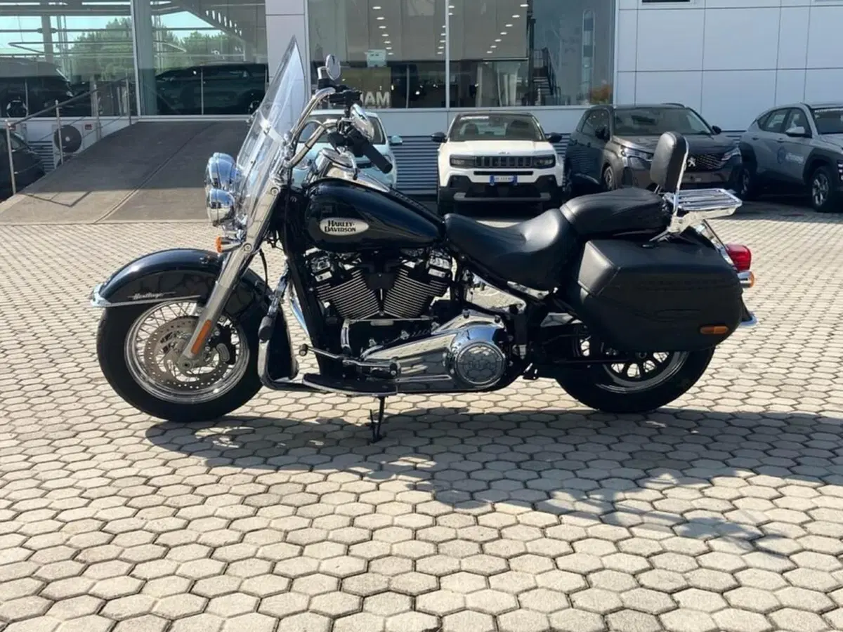Harley-Davidson 114 Heritage Classic (2018 - 20) - FLHCS (4)