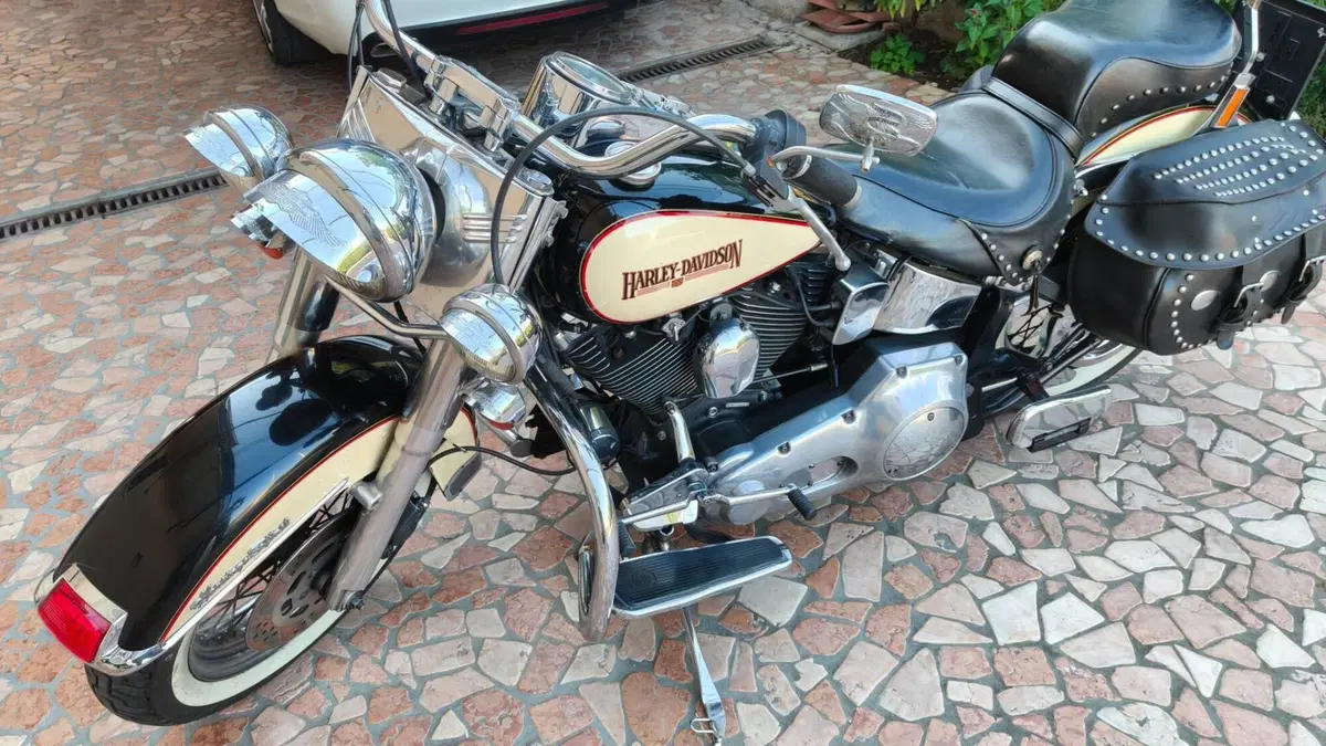 Harley-Davidson 1340 Heritage Classic (1984 - 98) - FLSTC (2)