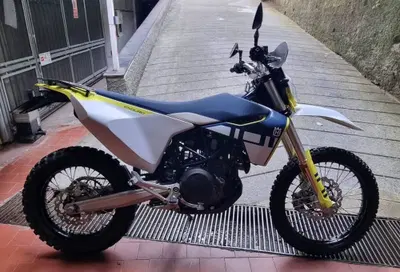Husqvarna 701 Enduro (2023 - 25) usata