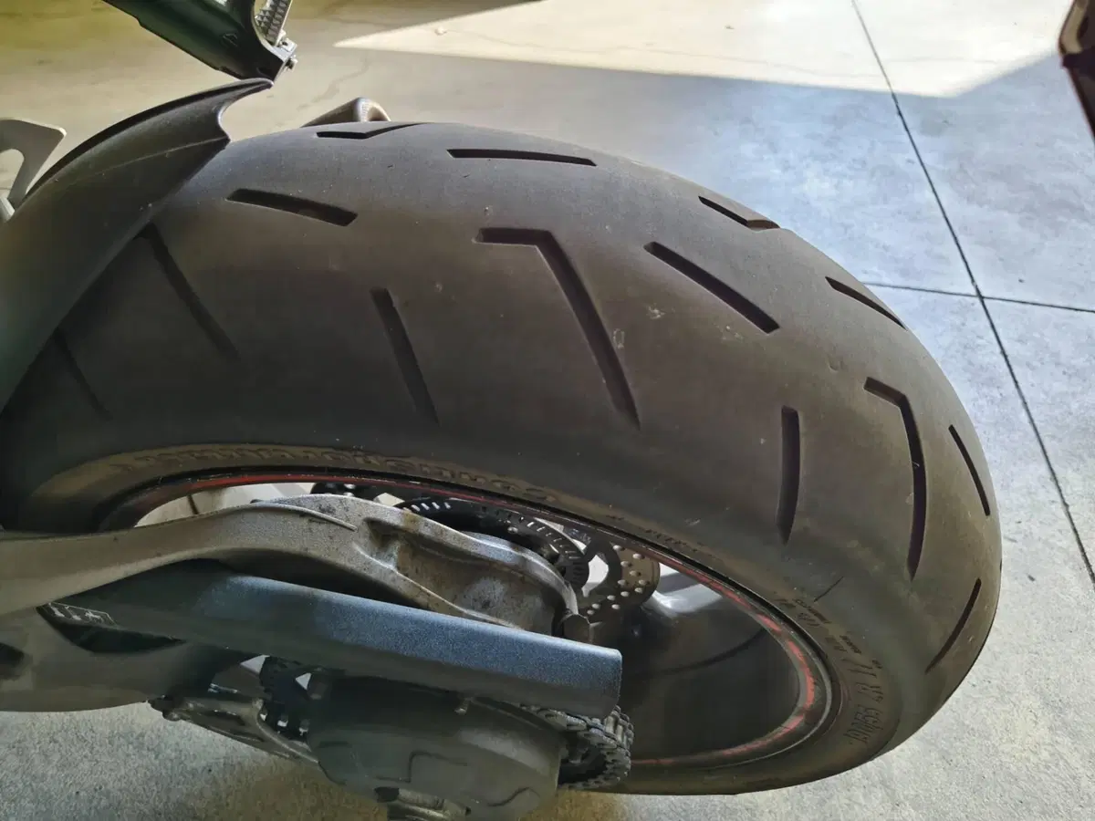 Triumph Speed Triple 1050 RS (2018 - 20) (2)