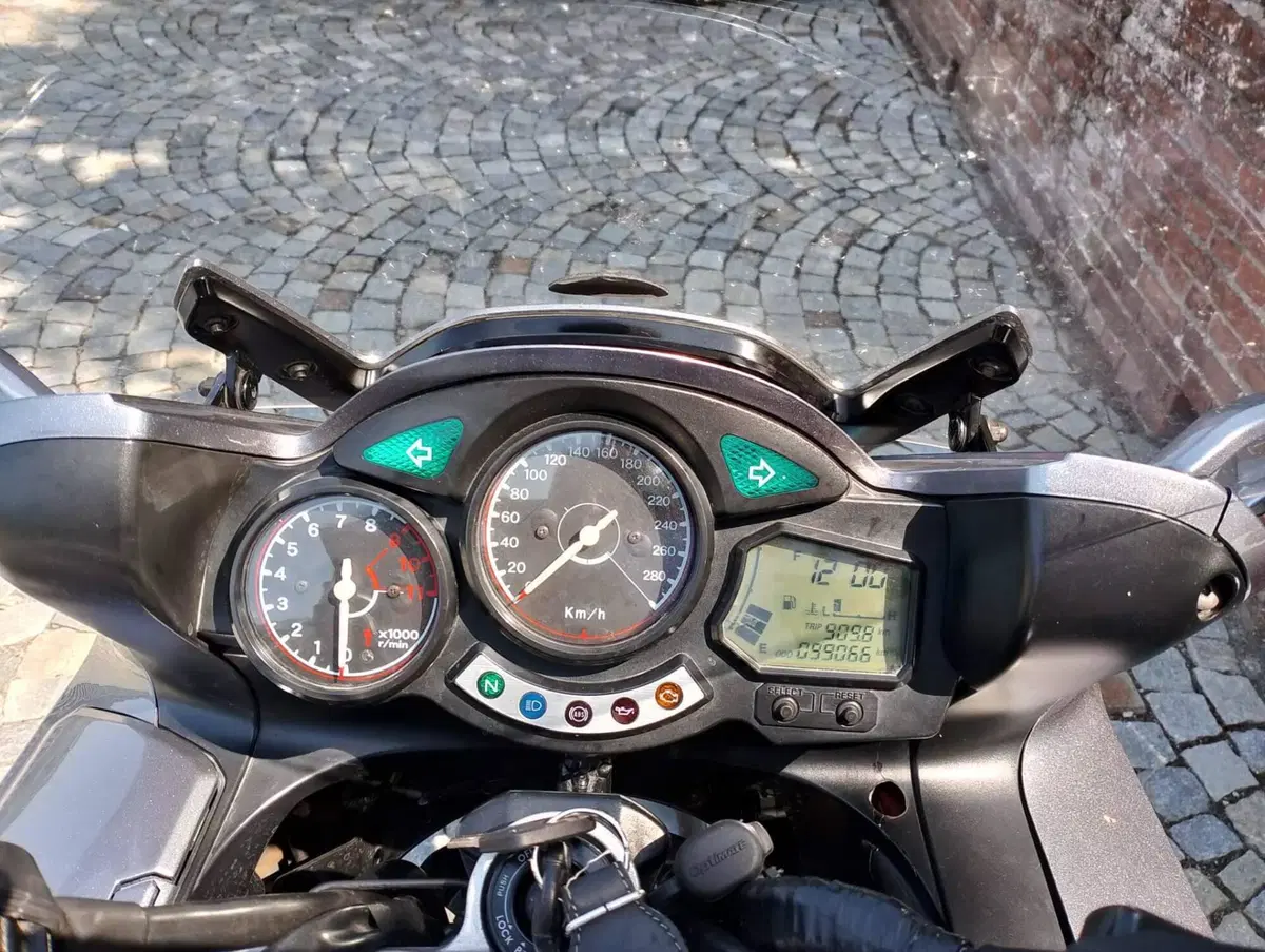Yamaha FJR 1300 ABS (2005 - 06) (5)