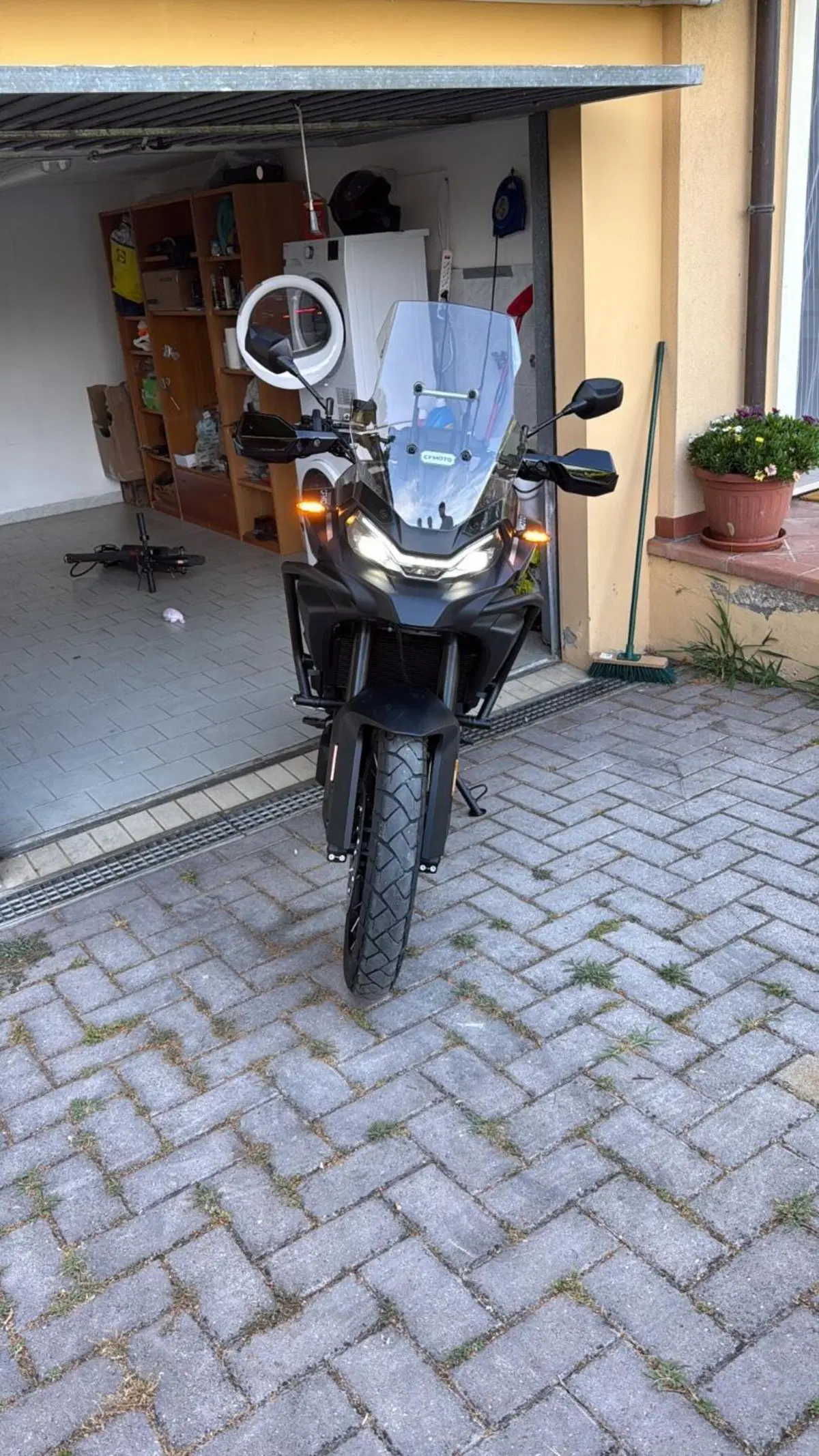 CFMOTO 700MT Adventure (2025 - 26) (4)