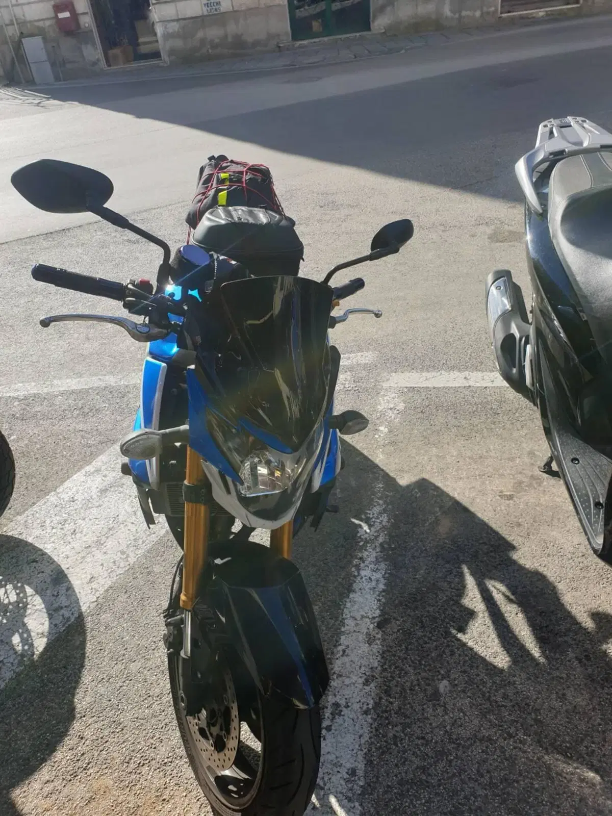 Suzuki GSR 750 (2010 - 15) (4)