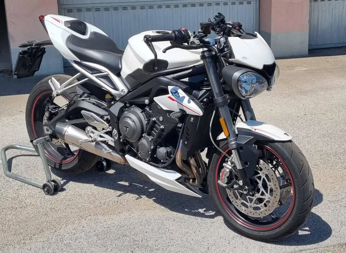 Triumph Street Triple RS (2017 - 19)
