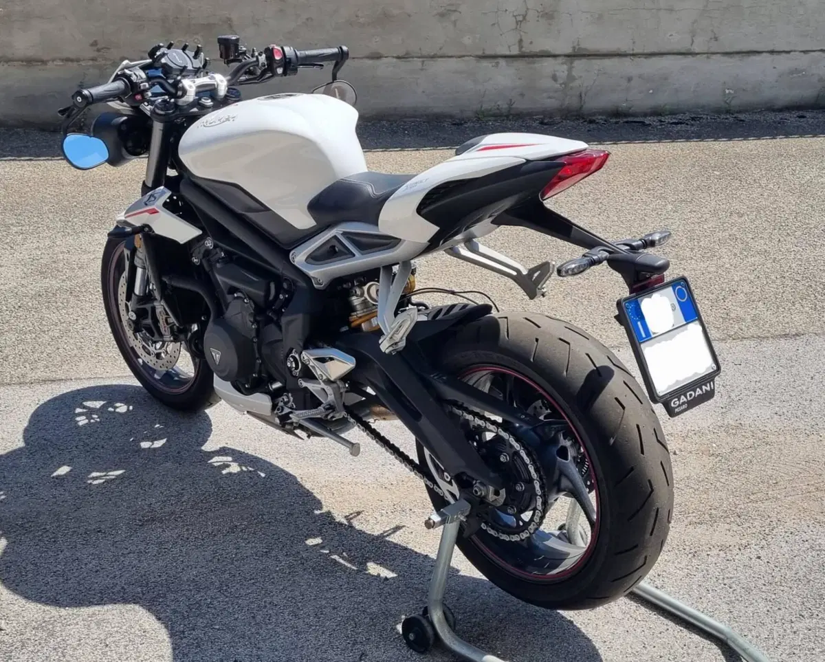 Triumph Street Triple RS (2017 - 19) (5)