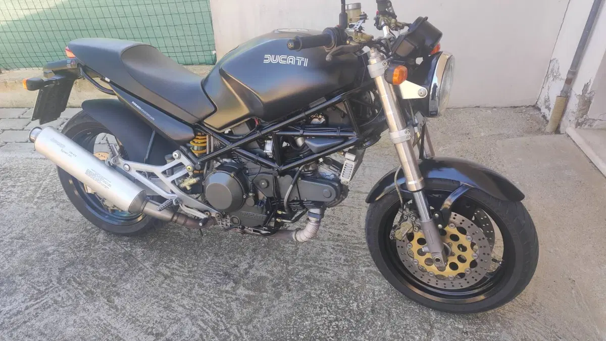 Ducati Monster 900 (7)