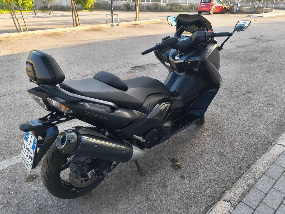 Yamaha T-Max 530 (2015 - 16) (4)