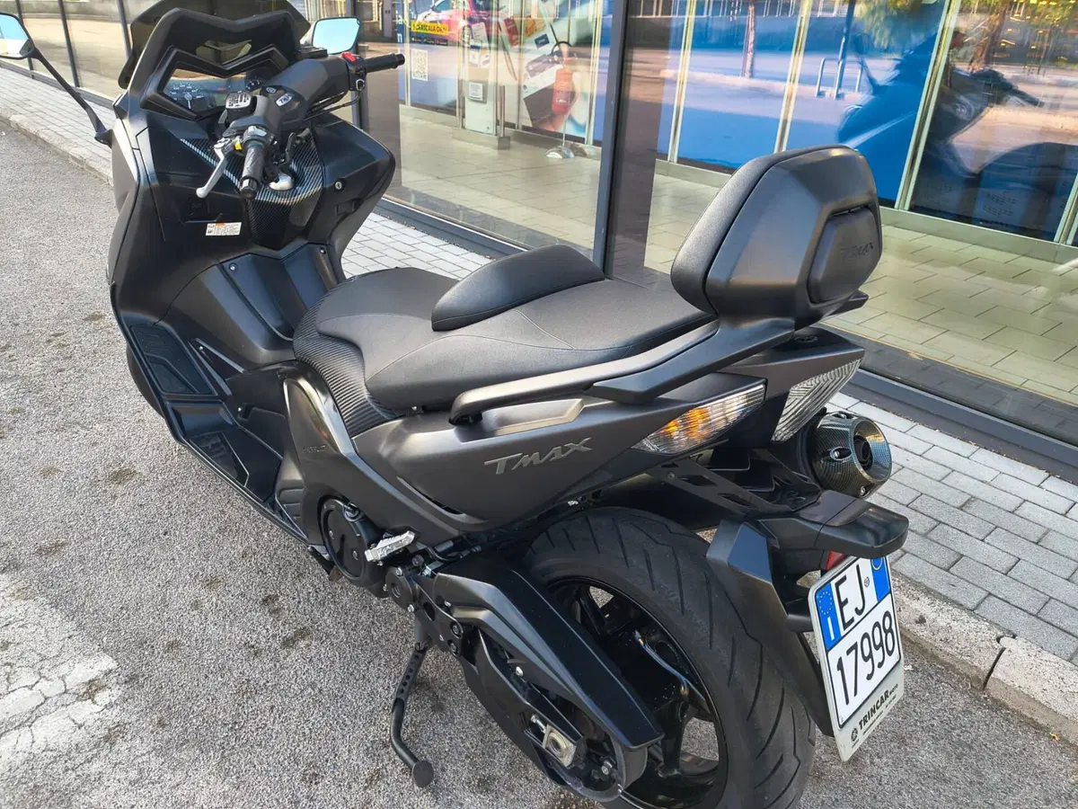 Yamaha T-Max 530 (2015 - 16) (7)