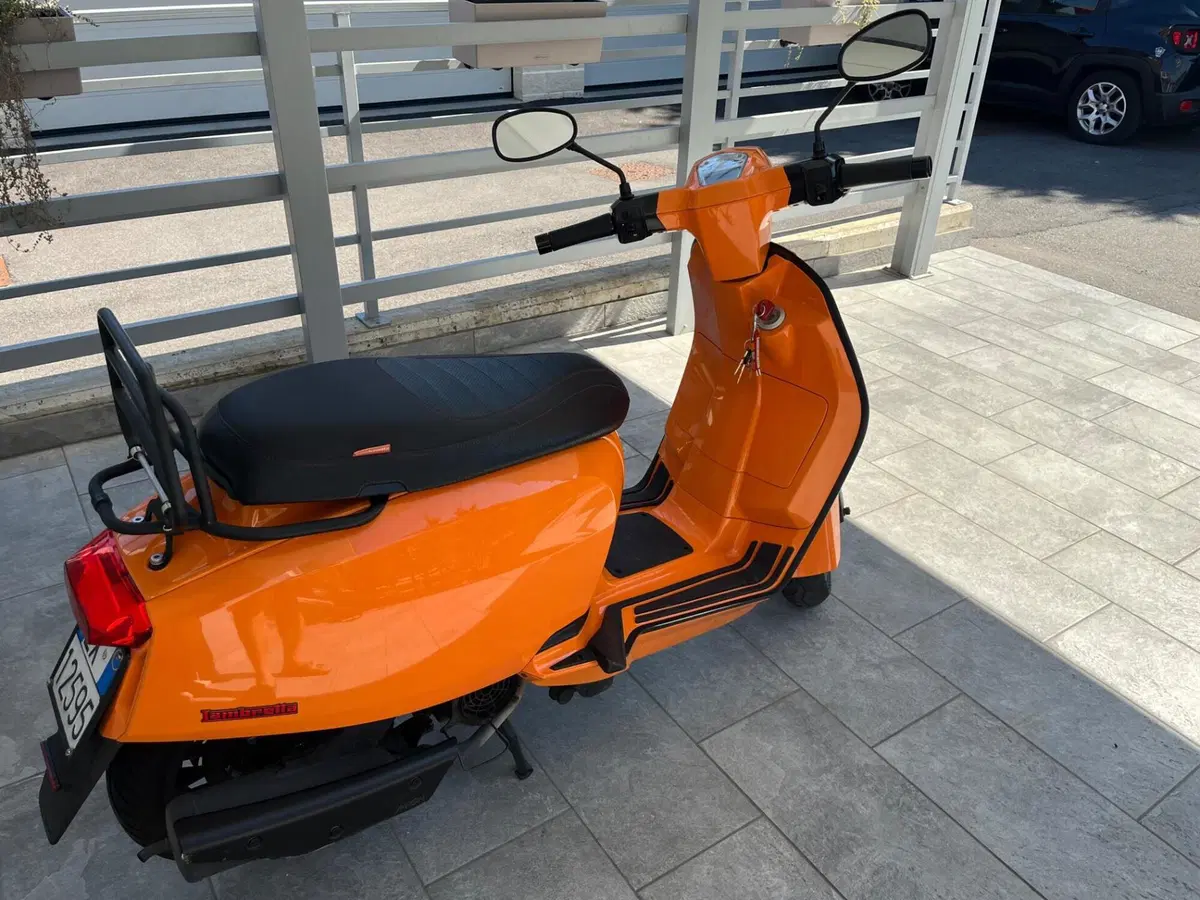 Lambretta V125 Special (2021 - 26) (7)