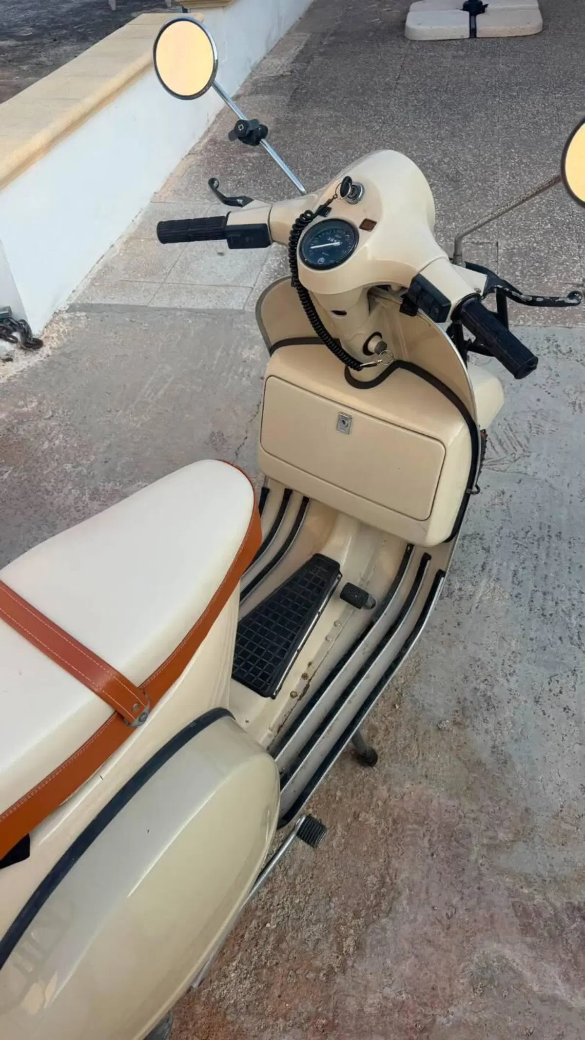 Piaggio Vespa PX150E (3)