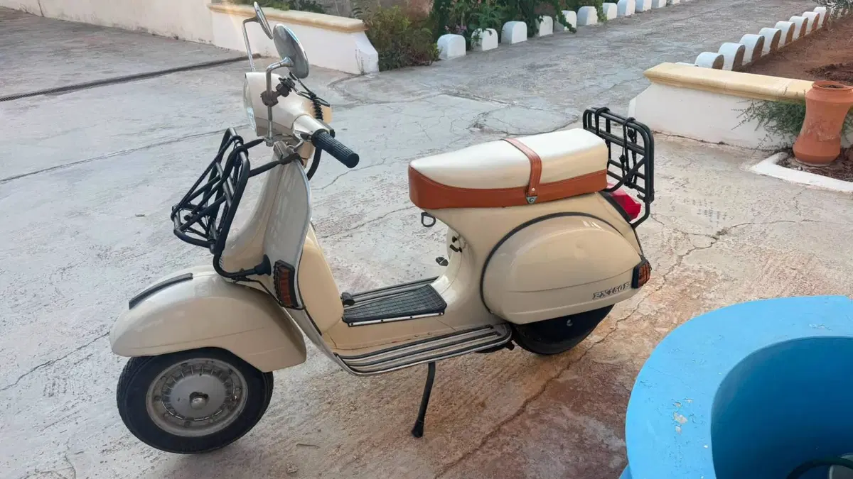 Piaggio Vespa PX150E (9)