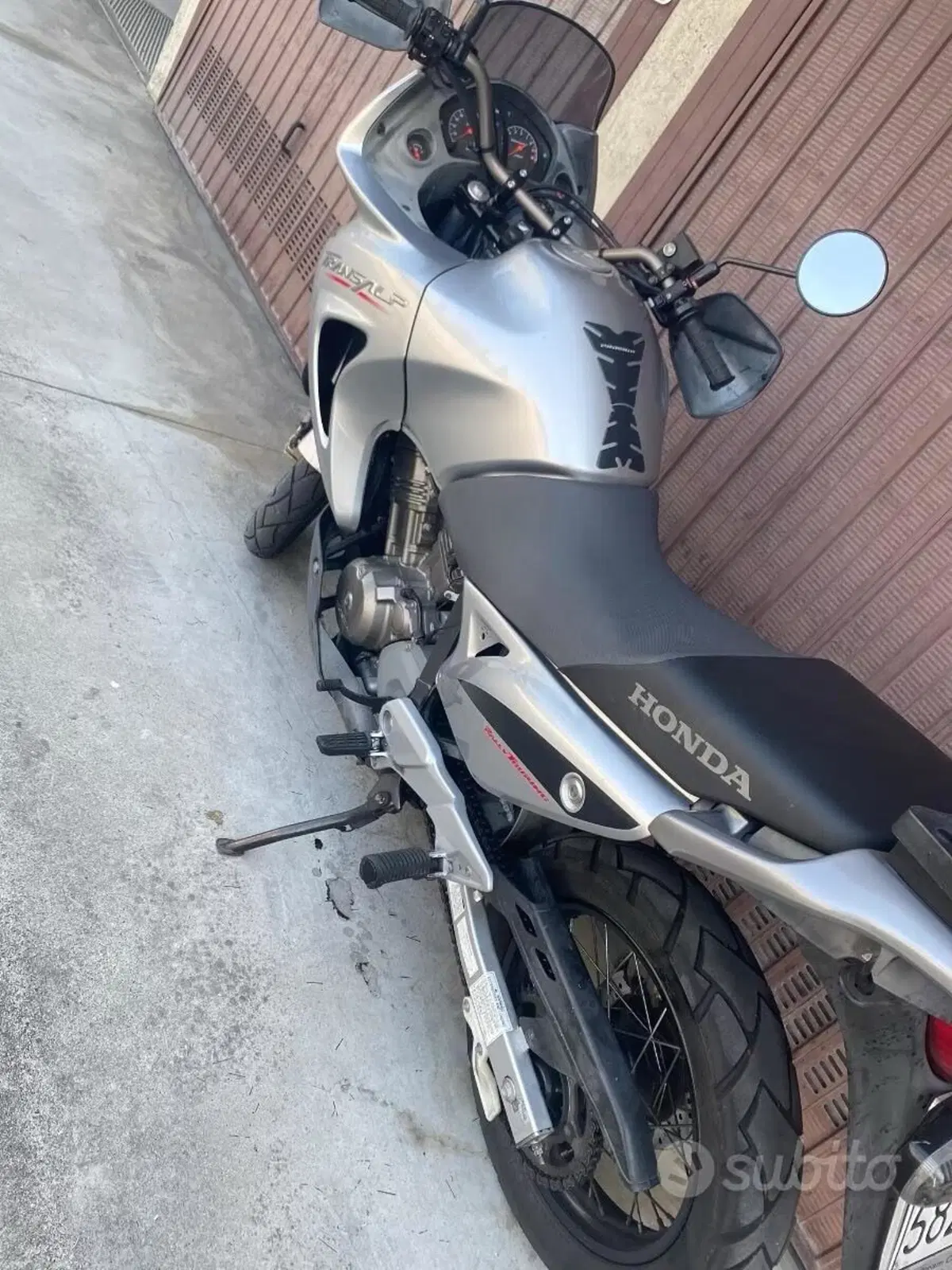 Honda Transalp XL 650V (2005 - 06) (2)