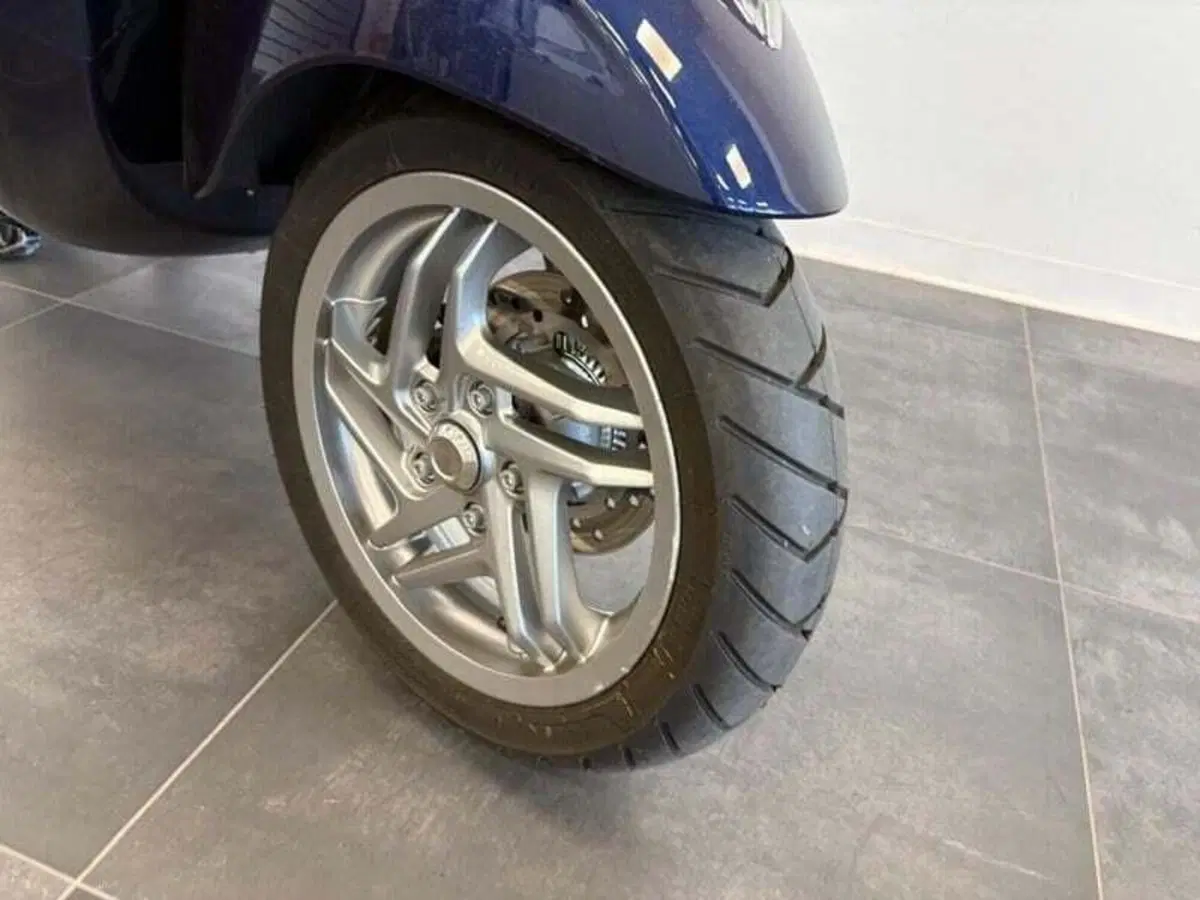 Vespa Primavera 125 (2026) (6)