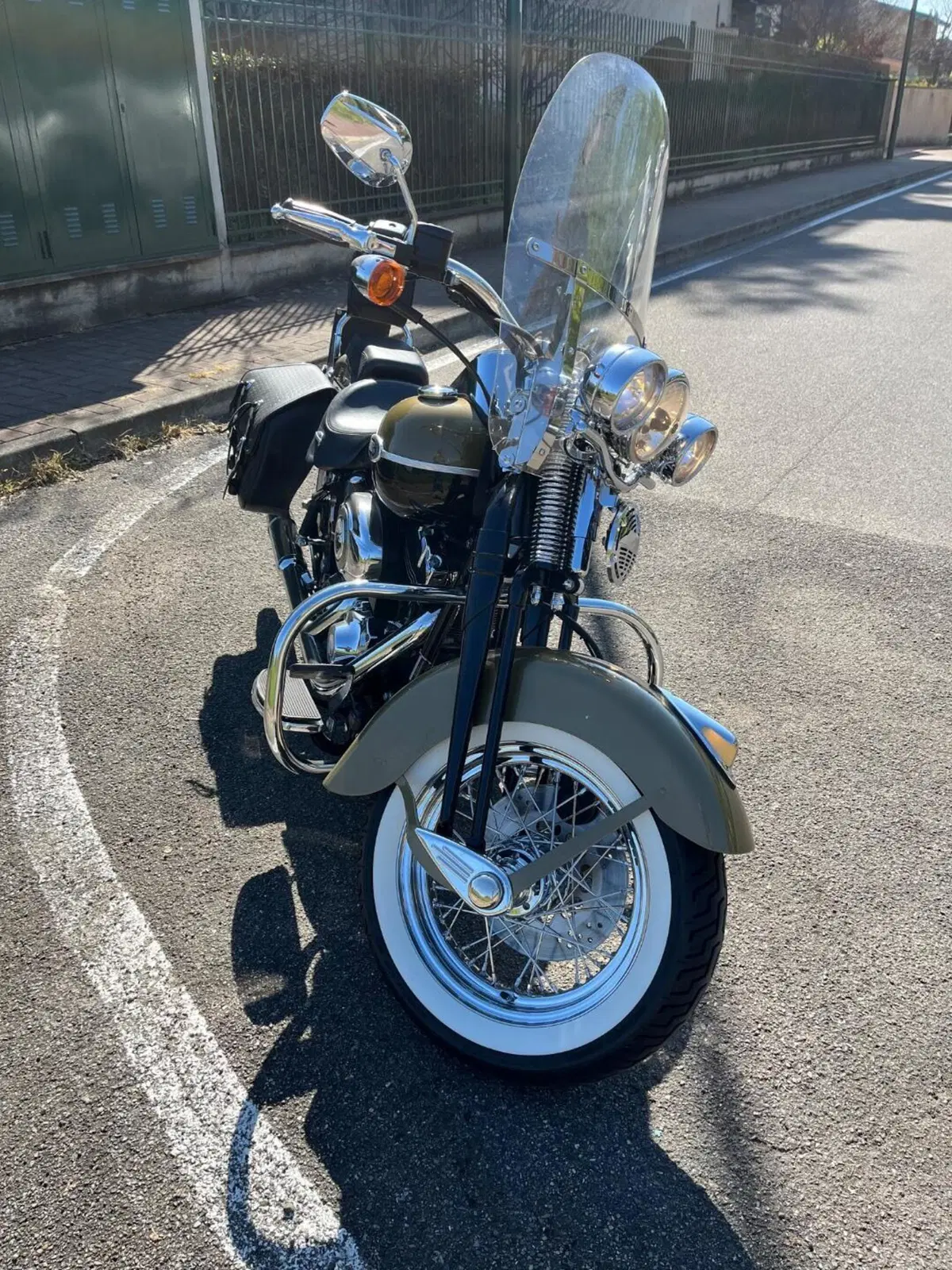Harley-Davidson 1584 Springer Classic (2006 - 07) - FLSTSC (2)